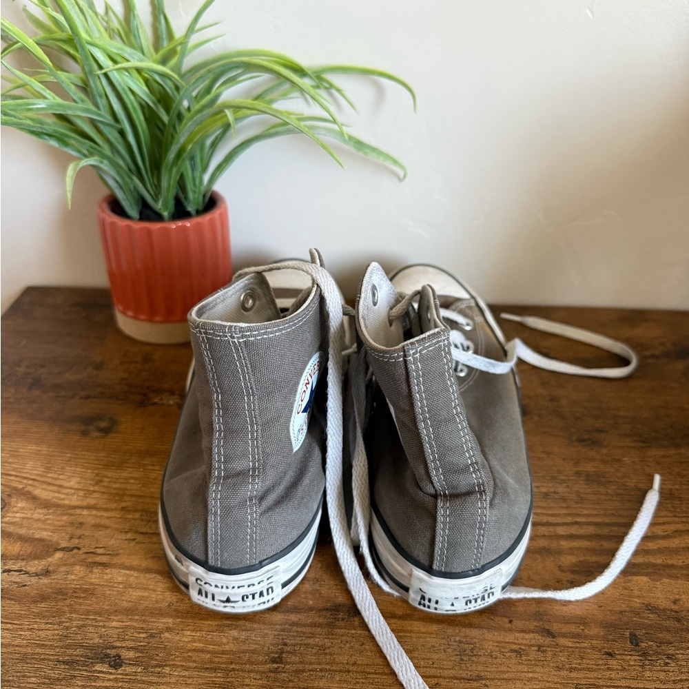 Converse Gray High-Top Sneakers men’s 6 women’s 8 - Picture 3 of 6